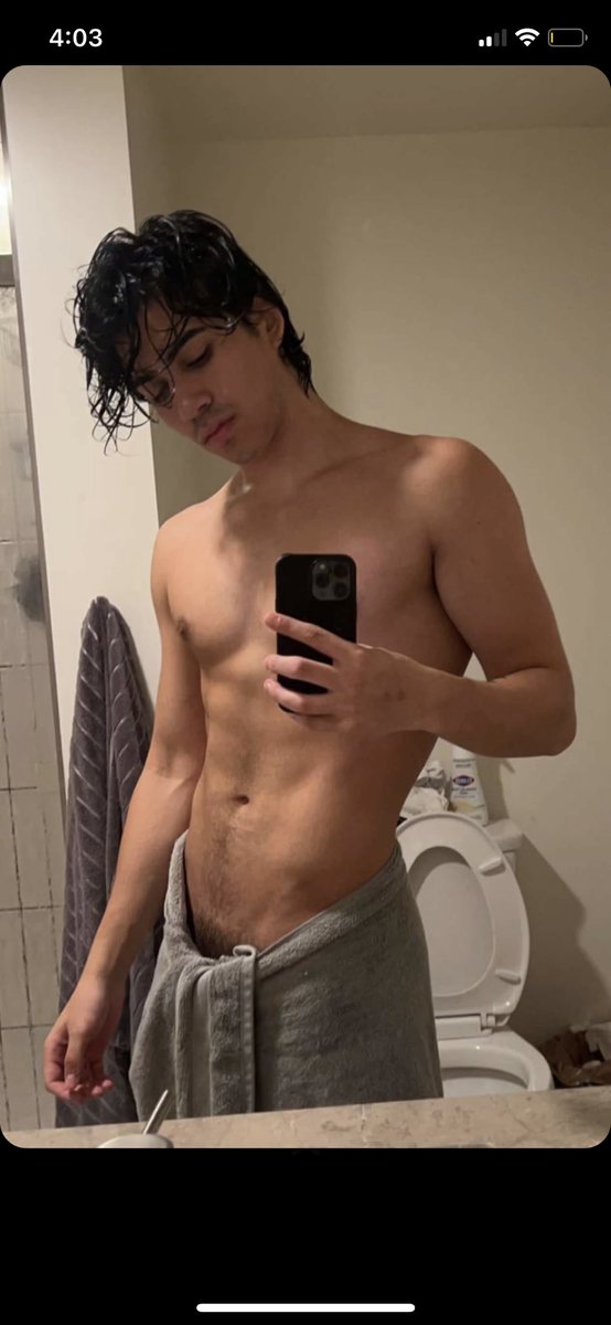 Mattia showing more on snap 🥵