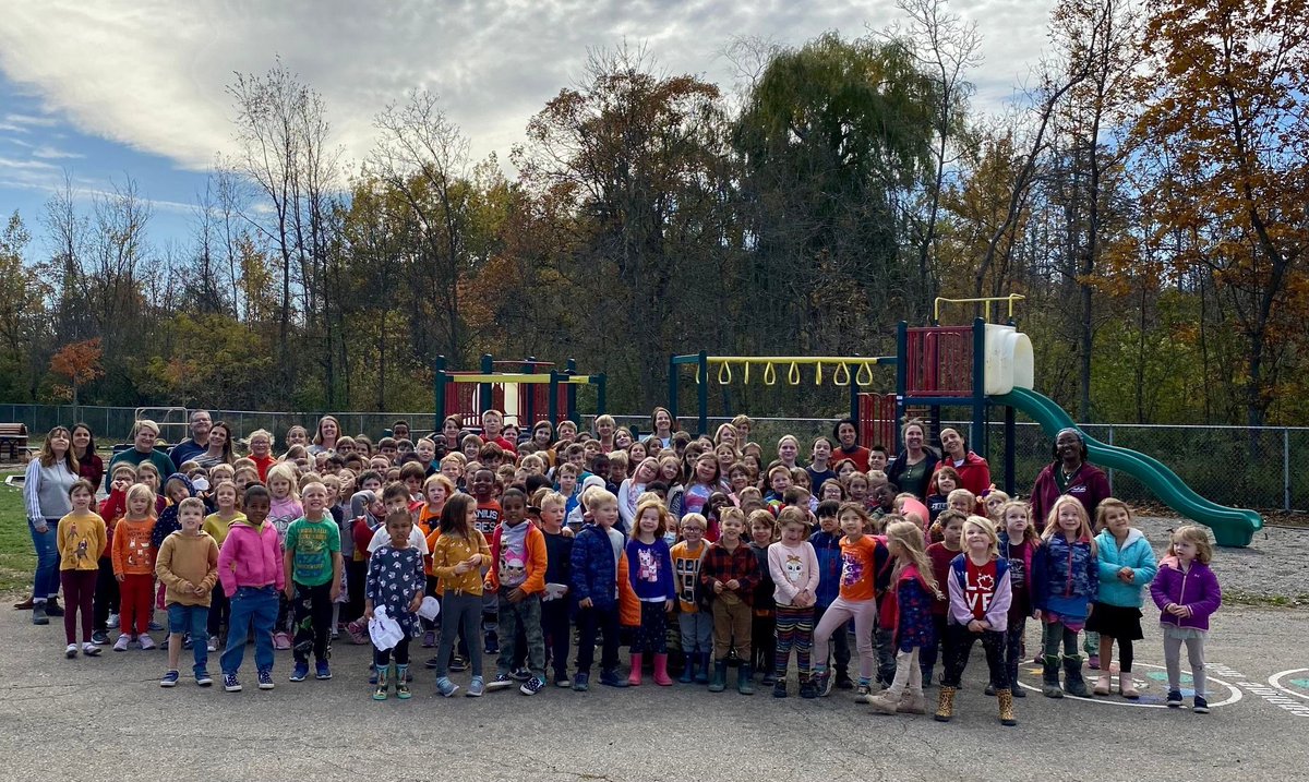 Bonnes vacances à l'équipe de l'école Nouvel Horizon!  
Nous félicitons nos dragons pour tous leurs efforts pendant l'année scolaire 2022-2023.  Bon repos et amusez-vous en toute sécurité!