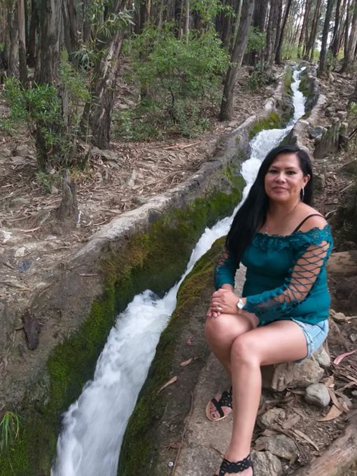 Mi prima cachonda me env&iacute;a sus fotos ❤️💯 https://t.co/cmw8UYioac