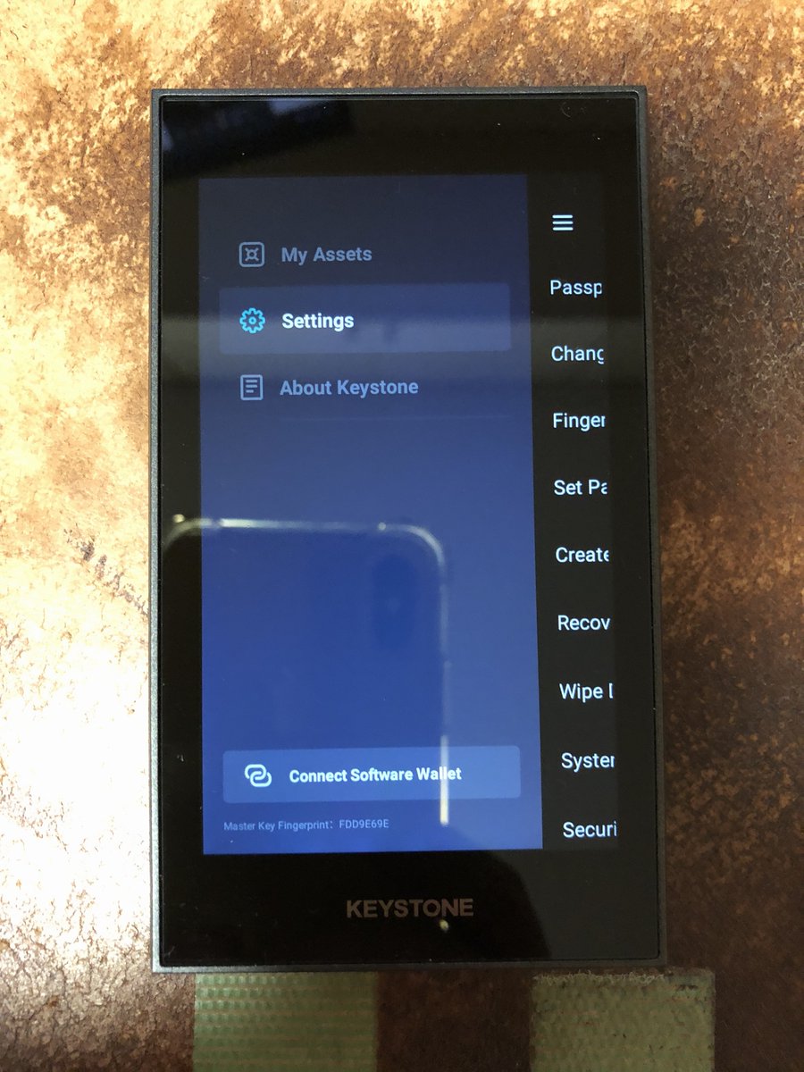 araz32008658's tweet photo. .@KeystoneWallet #KeyStonePro 目タマ素く、Rabby接続編
まず目タマ素く
本体側でConnectSoftwareWallet
目タマ素クを選択
QRコードが表示されます https://t.co/eQPTRwkf40