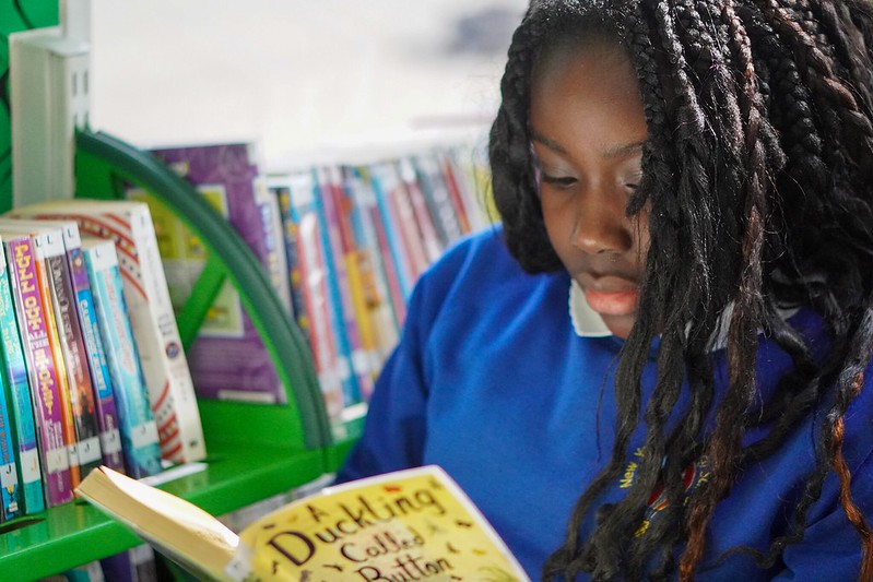 New research commissioned by Libraries Connected East and funded by <a href="/ace_national/">Arts Council England</a> reveals England's public #Libraries generate value of at least £3.4 billion each year. Read more about 'Libraries for living, and for living better' on our website. librariesconnected.org.uk/news/new-resea…