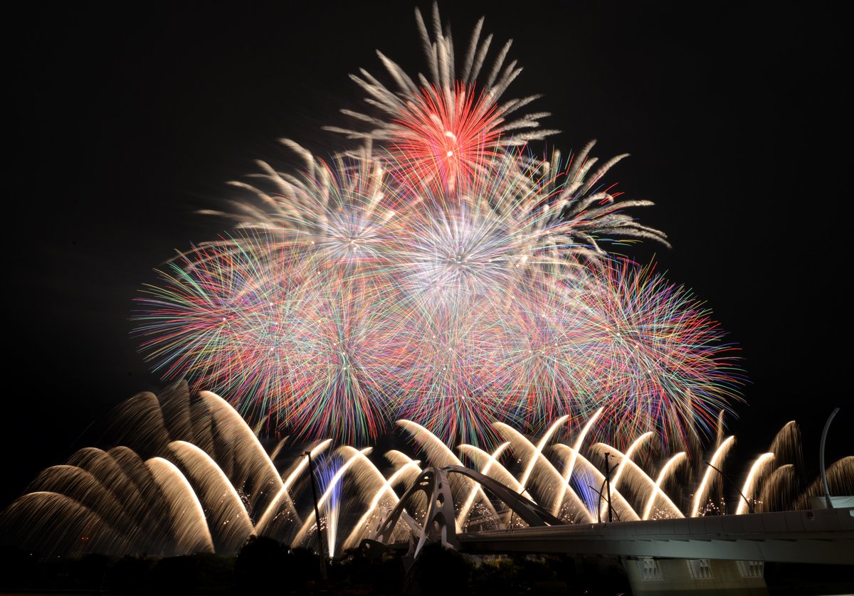 t_pia_nagoya's tweet photo. 🎆#豊田 の夜空を彩る、東海地区最大規模の花火大会🎆
第55回 #豊田おいでんまつり #花火大会
🗓️7/30(日) #豊田市白浜町(矢作川河畔の白浜公園一帯)
⏳明日7/8(土)10:00より個人協賛(一般)販売開始⏳
https://t.co/ODJ7wZFNAI
#おいでん #豊田おいでんまつり花火大会 #おいでん花火 #oiden https://t.co/aFq4TAgE5n