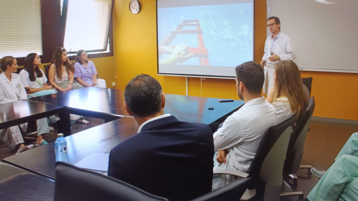 Far_HUG's tweet photo. ¡Estamos de enhorabuena🥳! Ayer pudimos celebrar la certificación de nuestro área de Pacientes Externos #QPEX. Un pasito más para seguir mejorando la atención de nuestros pacientes. ¡Muchas gracias a todos! @sefh_ @mapex_sefh https://t.co/bgiYJwgXvY