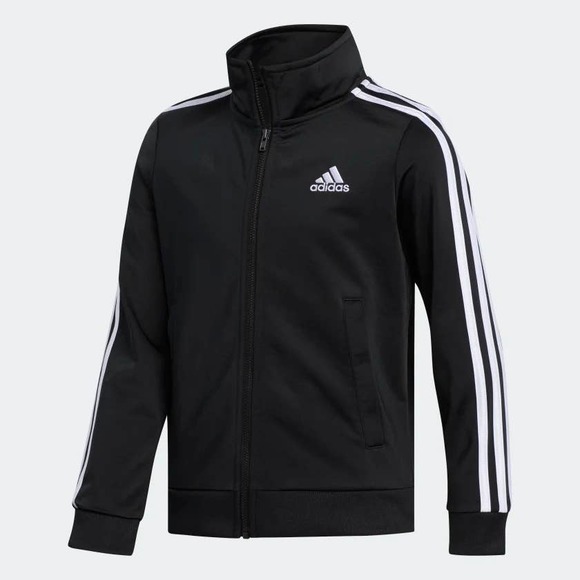 JumpmanMeech's tweet photo. So good I had to share! Check out all the items I'm loving on @Poshmarkapp #poshmark #fashion #style #shopmycloset #airjordan #adidas #thenorthface: https://t.co/LdDaccRXAd https://t.co/GjHqsHhE00