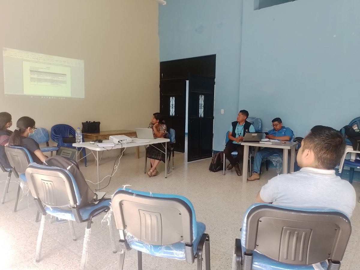 SESAN_Solola's tweet photo. En el municipio de San Pablo La Laguna se participa en reunión de Mesa de Alimentación Escolar, logrando la Programación de las jornadas integrales de salud en centros educativos, en coordinación con la #COMUSAN. #PorMasFamiliasSaludablesEnSolola
#GCNN https://t.co/DONvSfYpzv
