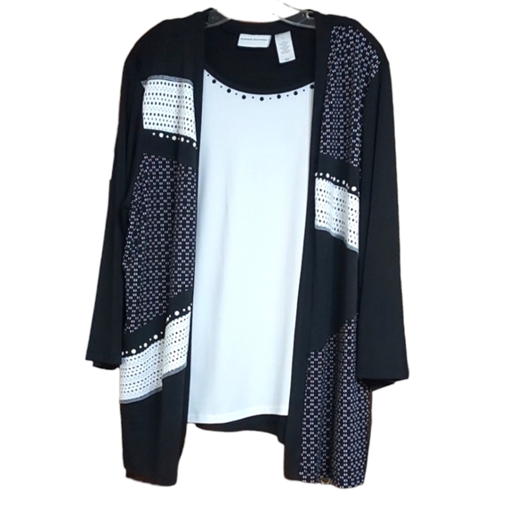 writersmiley's tweet image. So good I had to share! Check out all the items I'm loving on @Poshmarkapp #poshmark #fashion #style #shopmycloset #dialogue #modcloth #alfreddunner: posh.mk/D2w9c0rReBb