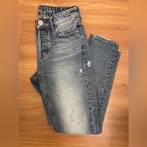 BrookeBelfry's tweet photo. So good I had to share! Check out all the items I'm loving on @Poshmarkapp from @79Alanis #poshmark #fashion #style #shopmycloset #americaneagleoutfitters #anthropologie #starwars: https://t.co/BAS1PwnokI https://t.co/KPTRFrUl1S
