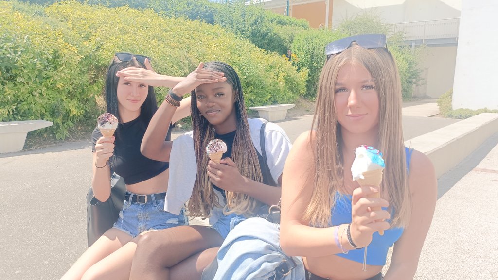 DeltaDarton's tweet photo. Cone-gratulations Year 10 for your attitude to learning over this half term: trials, subject development days and your consistent effort in lessons! You are the cream of the crop! 🍦🍦🍦🍦🍨🍨🍨🍨🍧🍧🍧 #icecreamtime #reward  #Iscreamyouscream https://t.co/Ar2DQVfnxm
