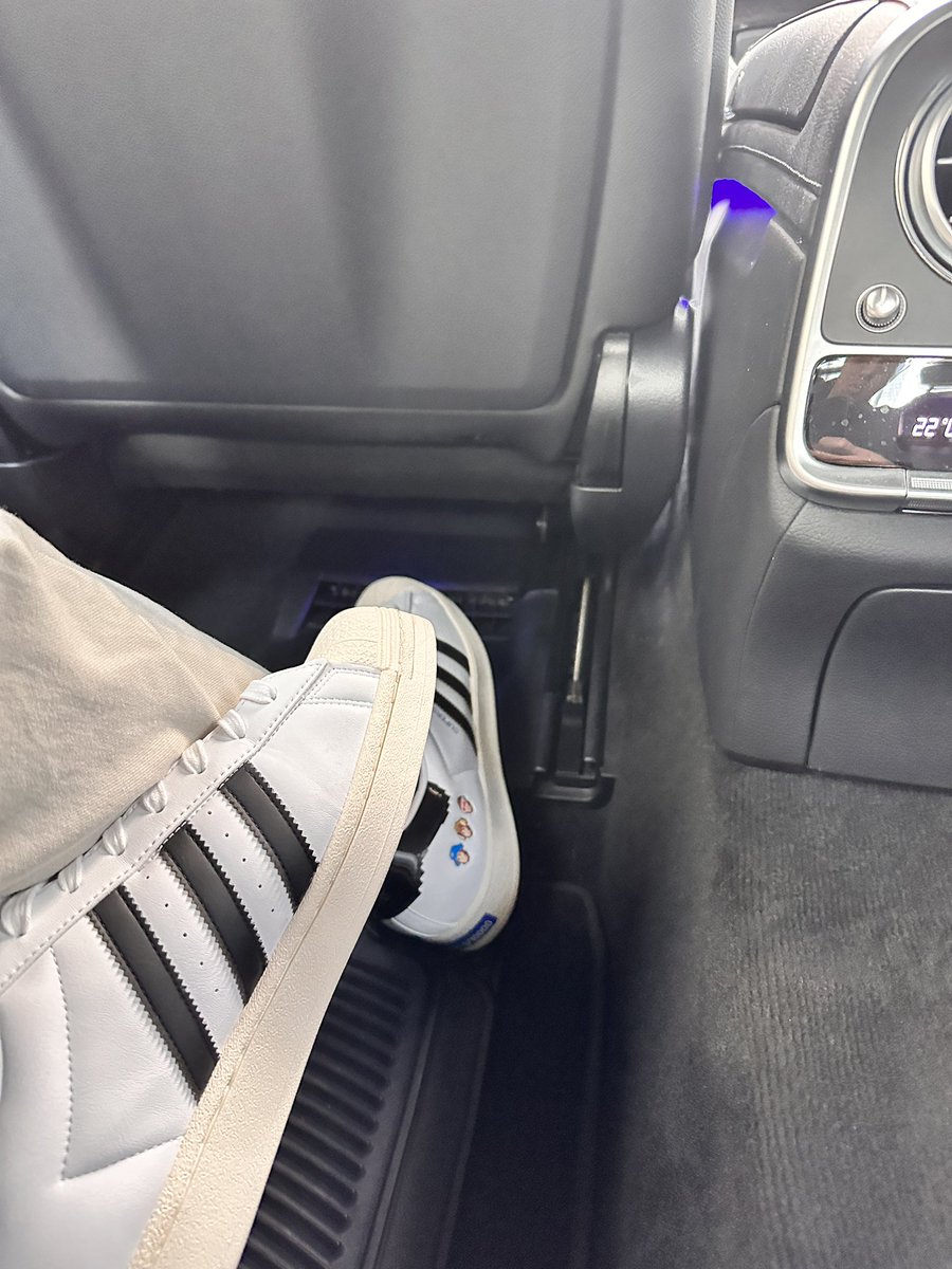 Sor9ryilooked tweet media