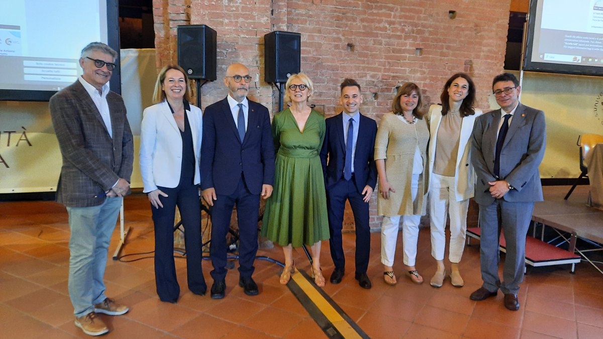 7/7. #GiornataMSCA all'#Università di #Siena: conclusi i lavori della mattina dell'evento dedicato a promuovere la ricerca e la mobilità internazionale.
Dalle 14 il workshop sull'iniziativa #MSCA Postdoctoral Fellowship: strategie di scrittura di una proposta progettuale.