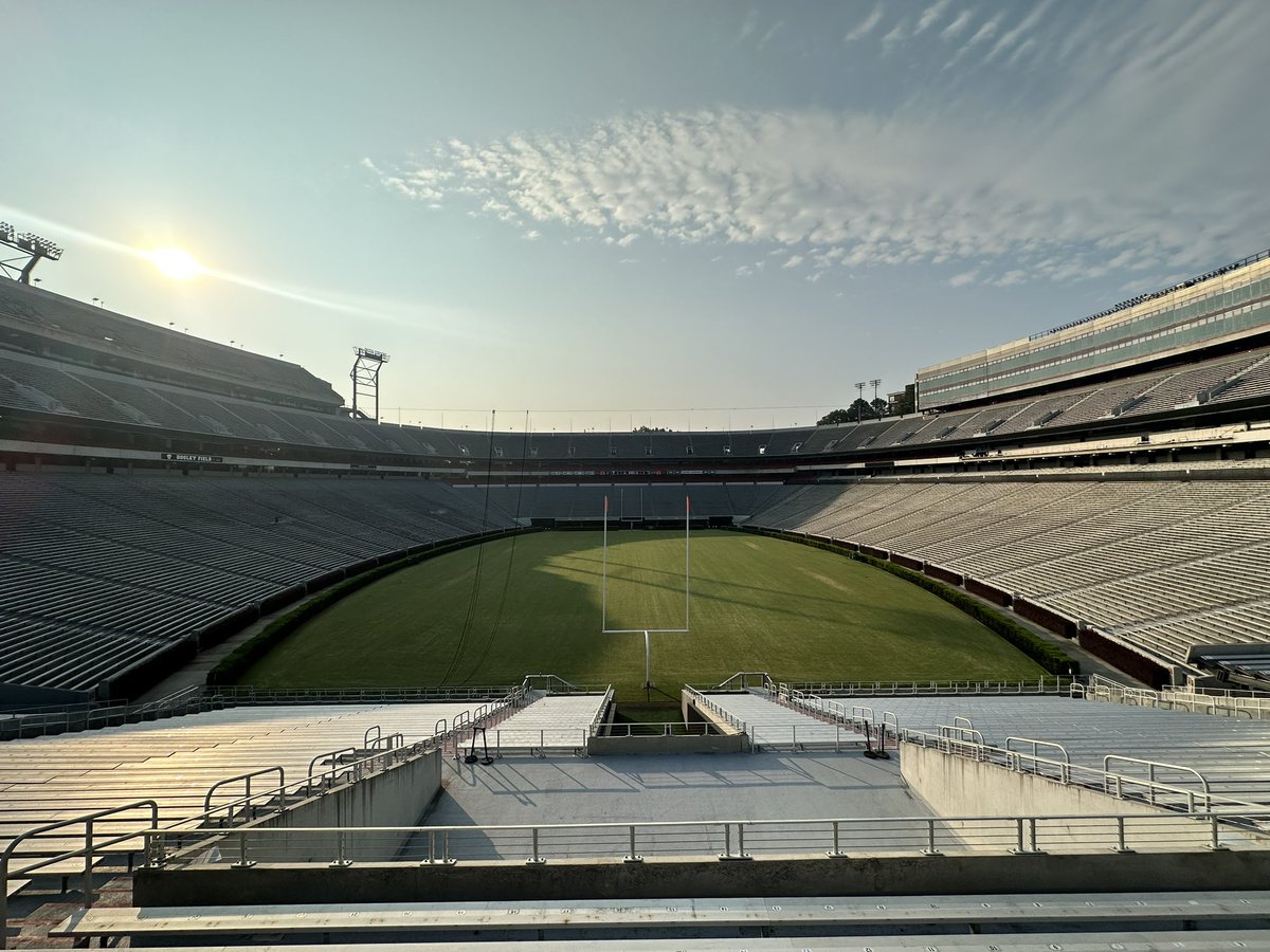 T_Stines's tweet photo. Good morning from America’s Greatest College Town #AthensGA #GoDawgs https://t.co/VXjZhFJgYe