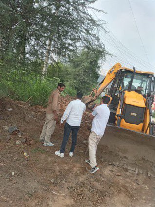 <a href="/OfficialGMDA/">GMDA</a> new road in just 2 days from Vatika Chowk to Hyatt Regency only because of G20..people living in new gurgaon are deprived from basic infrastructure.. G20 should happen in every sector of NG  <a href="/its_AkankshaG/">akanksha gupta</a> <a href="/sumedhasharma86/">Sumedha Sharma</a> <a href="/DEEPAKKAHUJA/">DEEPAK AHUJA</a> <a href="/DC_Gurugram/">DC Gurugram</a> <a href="/DevelopNewGgn/">United Association of New Gurugram</a>