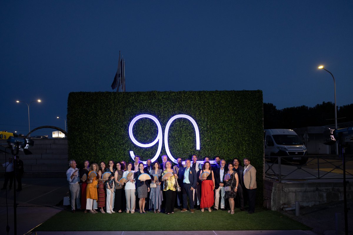 ¡Así celebramos nuestro 90 aniversario!🥳La #FamiliaCEU se ha reunido en un encuentro inolvidable para conmemorar los #90añosCEU. Gracias a todos los que han contribuido a hacer de nuestra Institución el mayor grupo educativo de España.
Puedes consultar las fotos en la intranet.