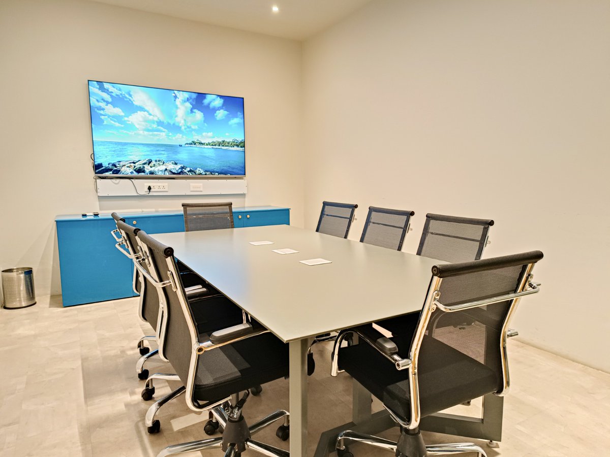 CoworkJumpstart's tweet photo. Stay in comfort, work in luxury 🤝 Seal your next business deal at our exclusive Conference room 💼
#jumpstart #coworking #coworkingspace #business #smartwork #conference #confrenceroom #booknow #dehradun https://t.co/XhakKONeTm