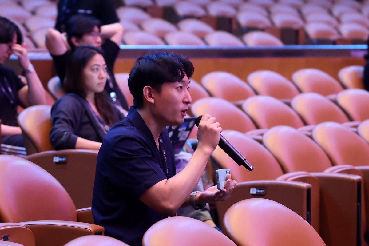 ASychov's tweet image. It was my pleasure to present my view of the future of #Metaverse and #SocialVR at @SeoulMetaWeek live from @SomniumSpace. 

I have to say that the audience was great! I have got amazing questions from people who truly understood the subject of Metaverse. Thank you! 🙌