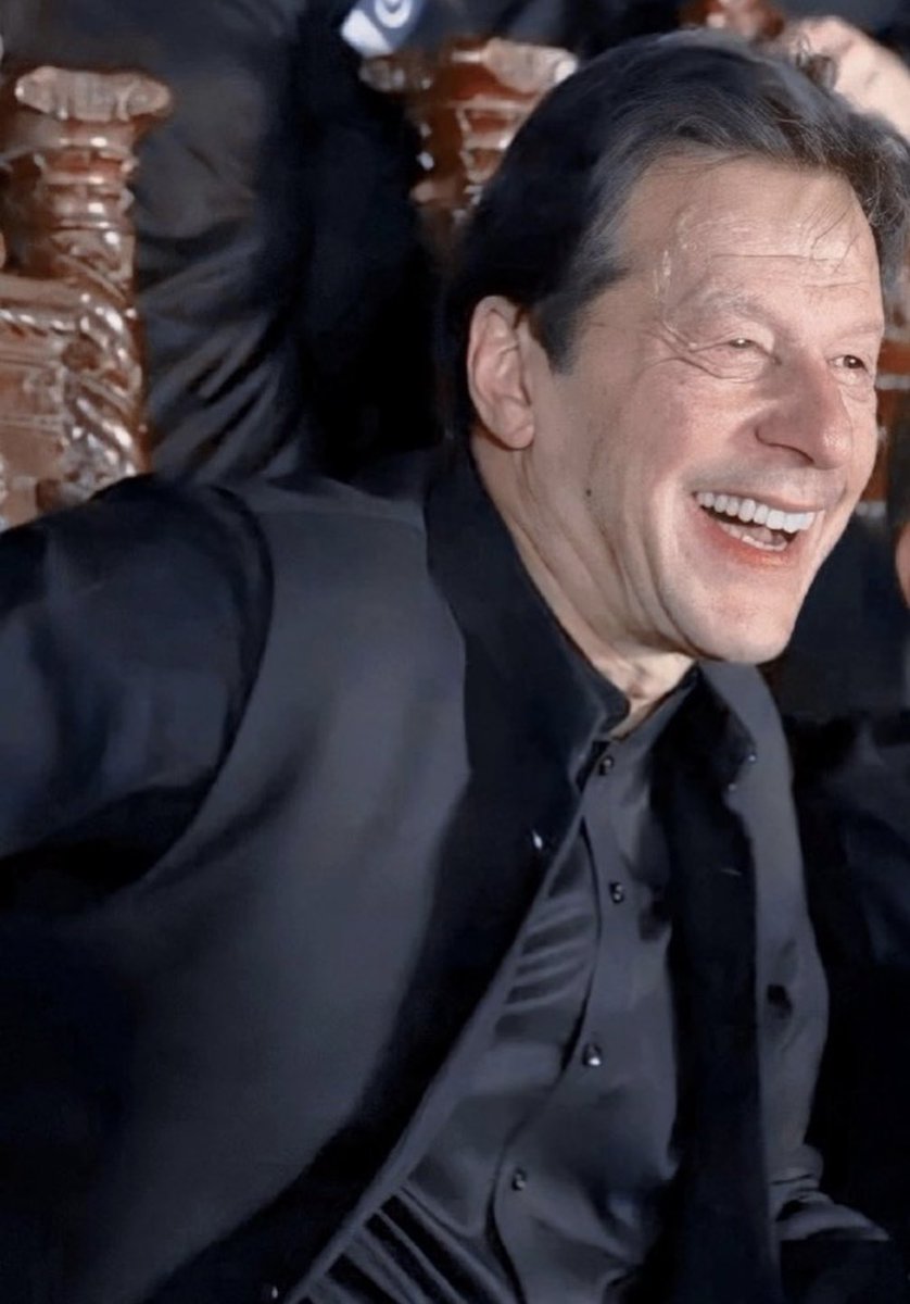 HayatIrram's tweet photo. ہر راہ پہنچتی ہے تری چاہ کے در تک 

ہر حرف تمنا ترے قدموں کی صدا ہے

#عمران_احمد_خان_نیازی   #عمران_خان https://t.co/7t2HXeeal2
