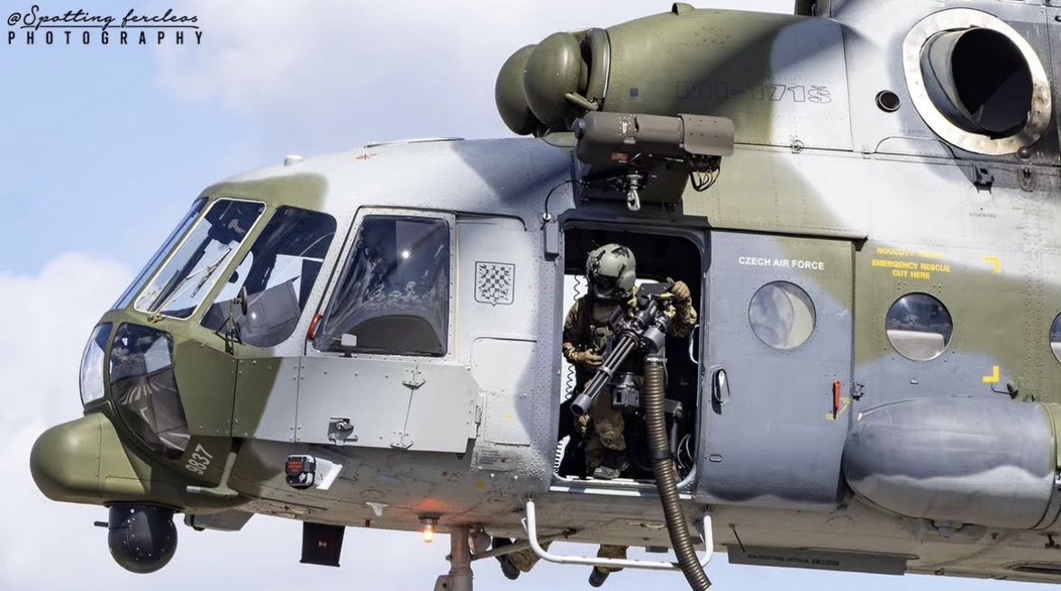 air_comment's tweet photo. #mi17 #mi17helicopter #republiczenekar
#czechrepublicairforce #czechrepublic #hotblade
#hotblade2023 #helicopters #helicopter
#spottingfercleos #spotter #spotting #spotterday https://t.co/4nCHk7oodN