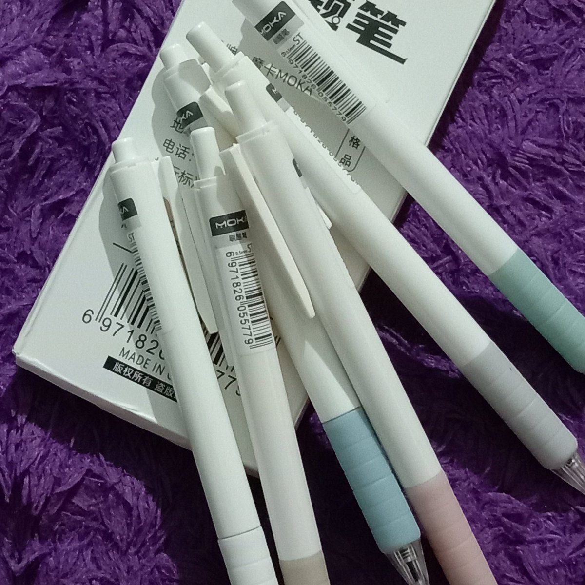 ini pulpen bagus bgt whwhehhwheh