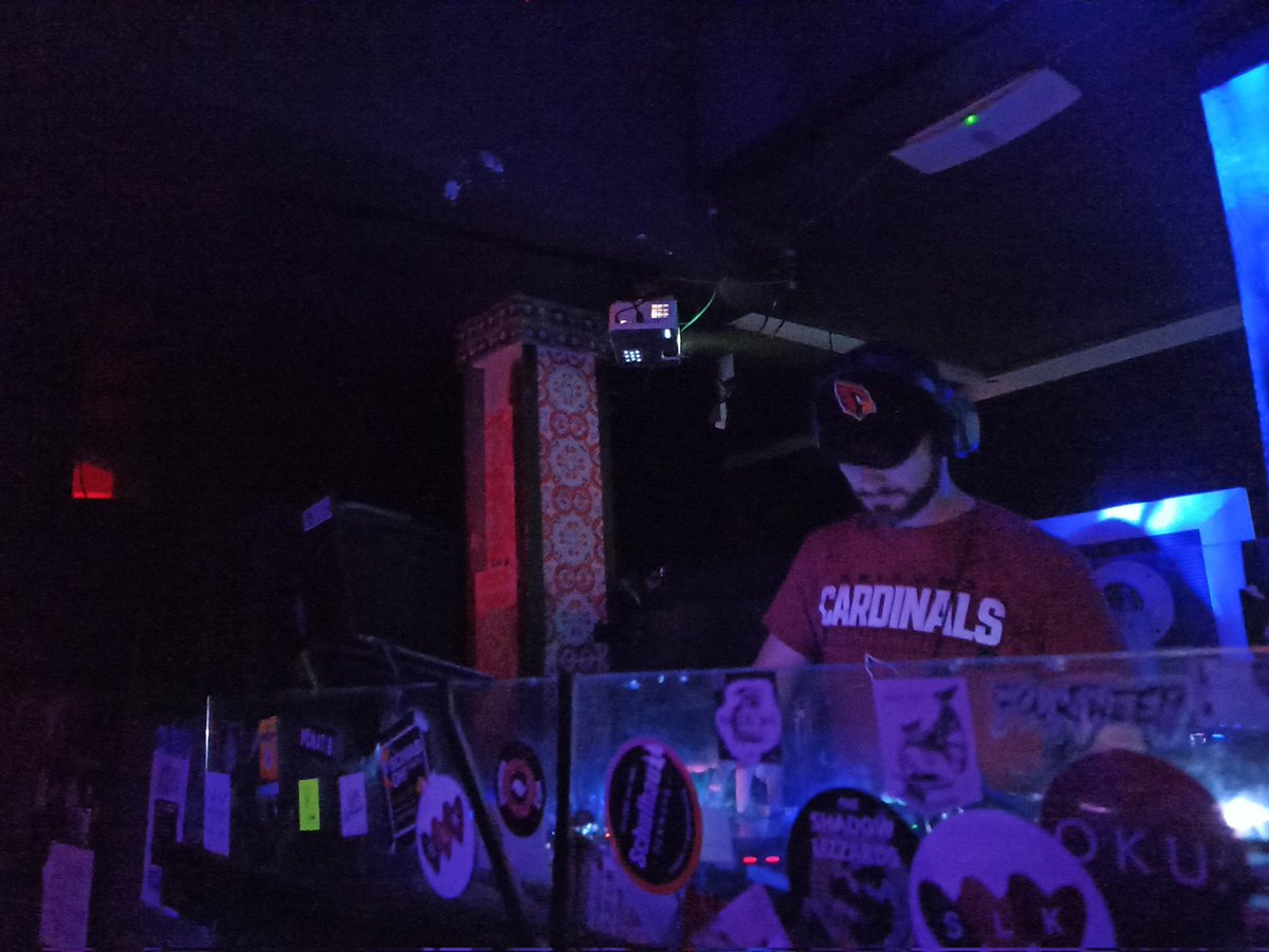 First time since forever I played in an actual club. Thanks to everyone who was joining me yesterday! <a href="/datWydec/">Wydec</a> @LonelessArt <a href="/autonomewolke/">Wolke</a>