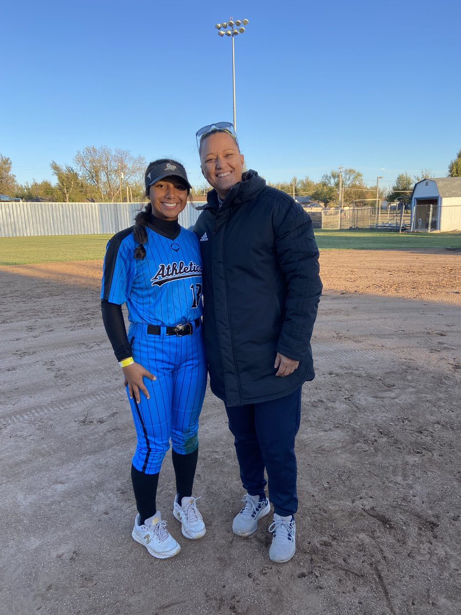 rowe_shaye's tweet photo. I’m excited to announce my commitment to Rose State College! Thank you  everyone who has helped me get to where I am. 💙💛
@RSC_Softball @OklahomaAthlet1 @MustangBroncoSB https://t.co/KSHnuDlYeO
