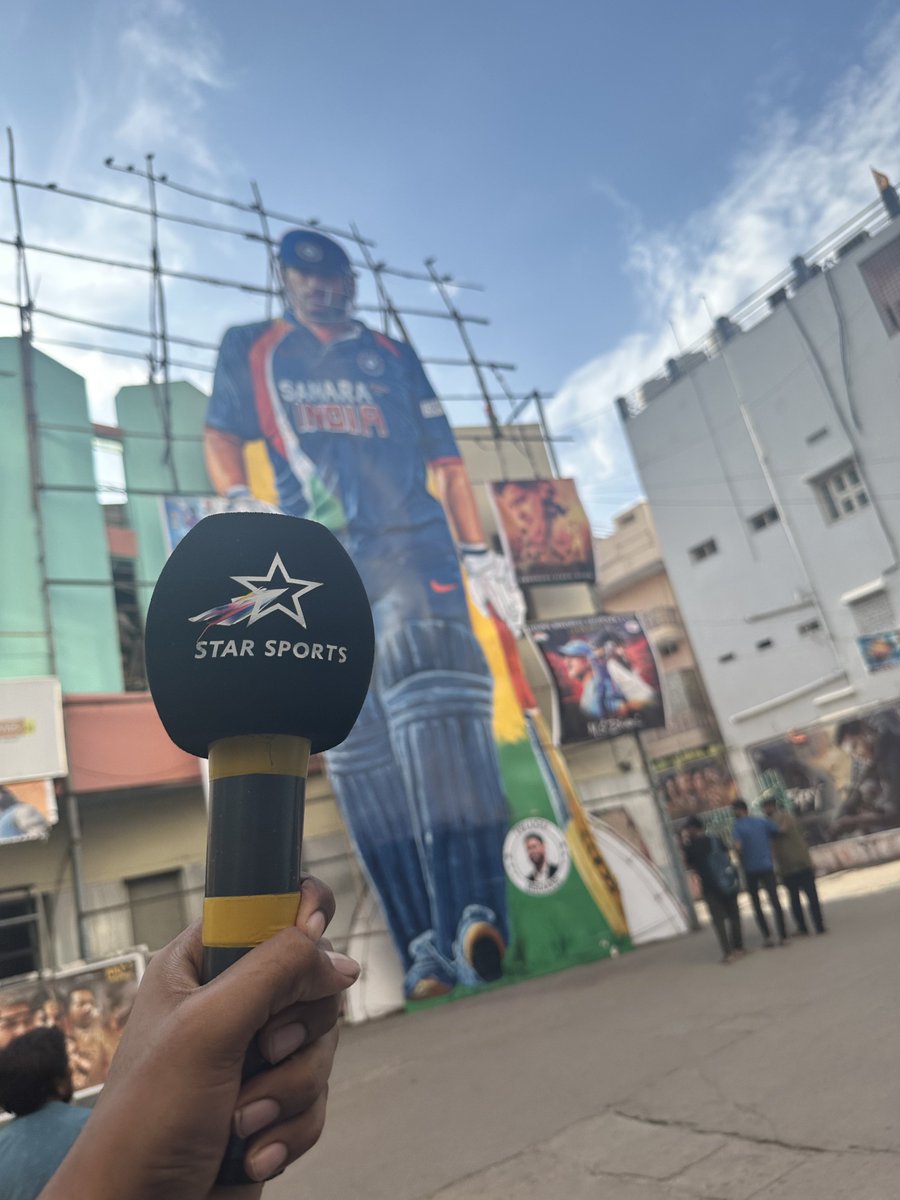 They arrived 🤩
@StarSportsIndia 

#MSDhoniTheUntoldStory #MSDhoni𓃵