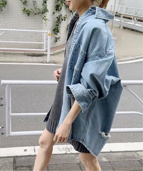 eieiyongswim's tweet photo. こういうラフ〜な格好にクラシカルなミニバッグ合わせるの可愛いな（足元はスニーカーがいいかな……）　PETA&amp;JAINのこれ、お値段も容量も普段使いにピッタリで気になってる.ᐟ.ᐟ🥚 https://t.co/l4BzrHsHtH