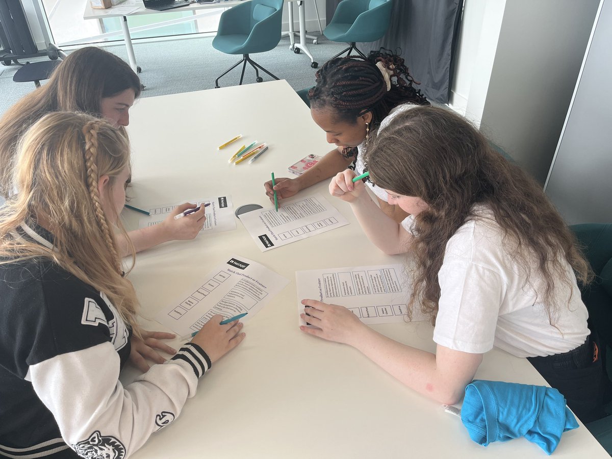 TeenTurn's tweet image. Collaboration and teamwork is the aim of the game as the girls work with @LifeAtNetApp volunteers to finish their training as #DataExplorers in the beautiful setting of Cork city.