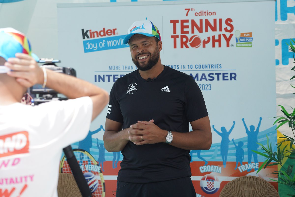 tsonga7's tweet photo. Accompagner et soutenir 𝒂𝙪𝒋𝙤𝒖𝙧𝒅’𝒉𝙪𝒊 pour qu’ils s’épanouissent 𝙙𝒆𝙢𝒂𝙞𝒏 ✨

#TeamTsonga #KinderJoyOfMoving #kinderjoyofmoving_fr #ferreroenfrance https://t.co/B9MyXIYqwD