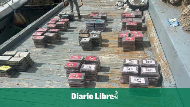 DiarioLibre's tweet photo. 📰 |#ActualidadDL| Lucha contra el narcotráfico en RD: En lo que va de año han incautado 15.2 toneladas de drogas
🔗https://t.co/itQGDqqYD2
#DiarioLibre #NacionalDL #Narcotáfico #Drogas #ControlDeDrogas #DNCD https://t.co/Qtc5MrbvYc