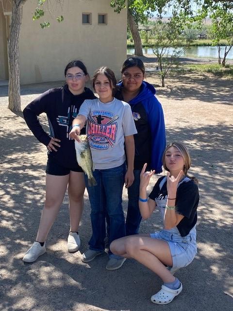 NMoutdoorrec's tweet photo. The #NM #OutdoorEquityFund is open!
The first-of-its-kind Fund helps BIPOC & low-income #youth have transformative #outdoor experiences that foster stewardship for New Mexico’s lands, waters, & cultural heritage.
Link in bio.
📸Village of Los Lunas (2022)
#EquityFundFriday https://t.co/U5YEIykPwm
