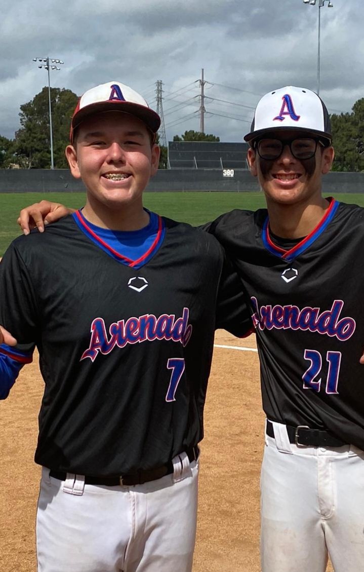 Russell_DC7's tweet photo. 4-2 overall and advanced to the Round of 16 @USABChamps_AZ. Great competing @ArenadoClub with my teammates and especially playing alongside my brother @Roman_DC27 #DCBoys https://t.co/eTvxClKNFx