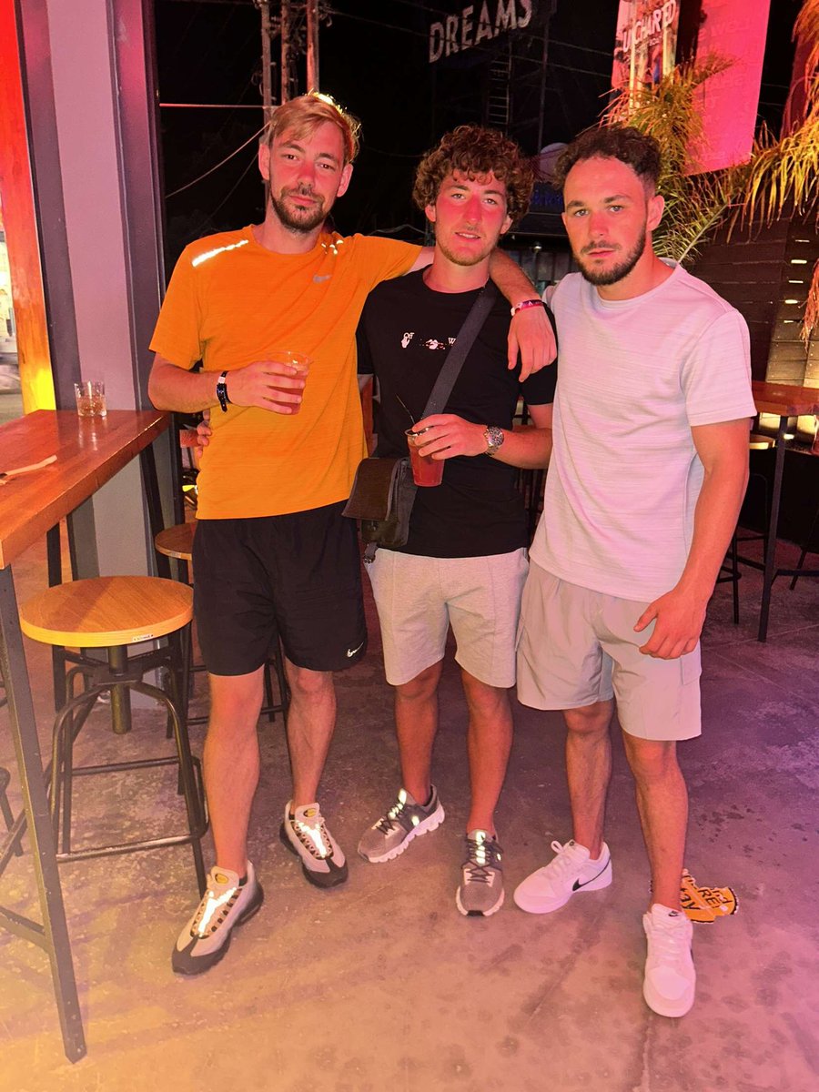 Lewis Morris tweet media