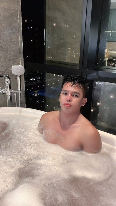 Hire niyo po ako.. Masarap din ako maging bottom kahit ilang rounds pa(Baka ikaw unang sumuko) and madalas<a href="/tag/twinkbagets"class="tags"><span>#twinkbagets</span></a>