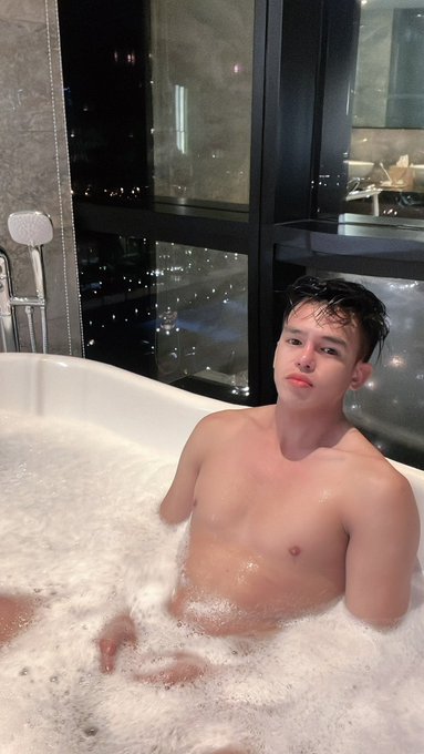 Hire niyo po ako.. Masarap din ako maging bottom kahit ilang rounds pa(Baka ikaw unang sumuko) and madalas<a href="/tag/twinkbagets"class="tags"><span>#twinkbagets</span></a>