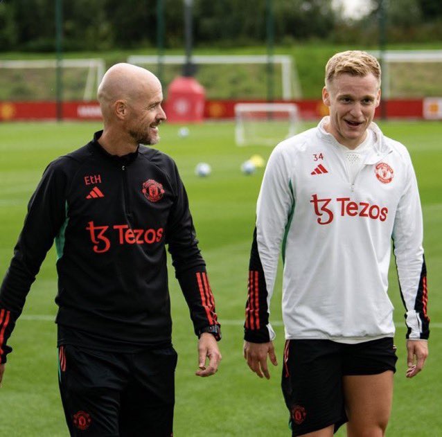Van_debeek34's tweet photo. ❤️🇳🇱 @Donny_beek6 X Ten Hag https://t.co/KxZW91VweB