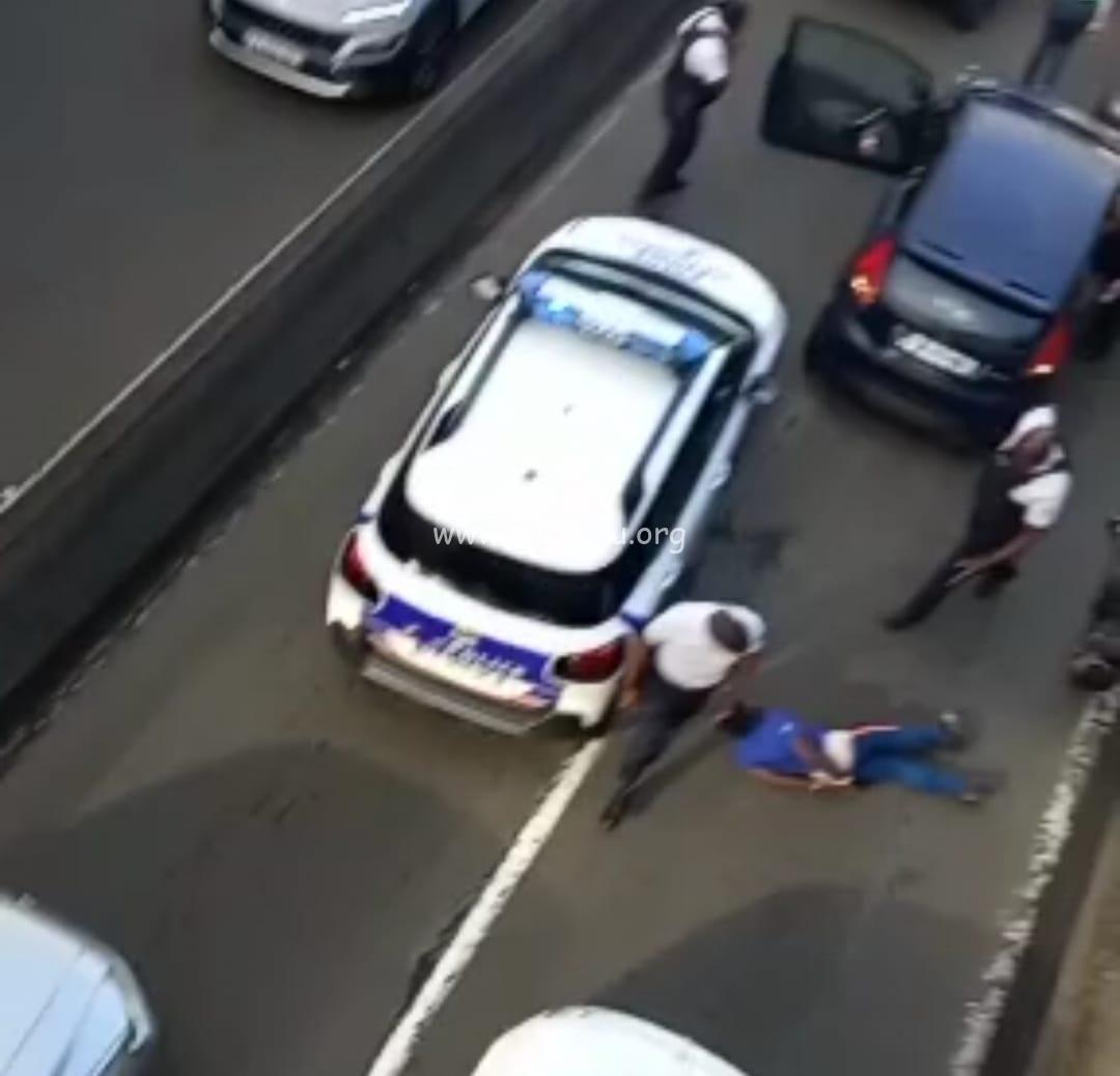 ZayActu's tweet image. Ils refusent d&apos;obtempérer et percutent plusieurs voitures au Lamentin, dont un véhicule de police
#gardeàvue #Lamentin #Martinique #policenationale #refusdobtempérer

zayactu.org/2023/07/ils-re…