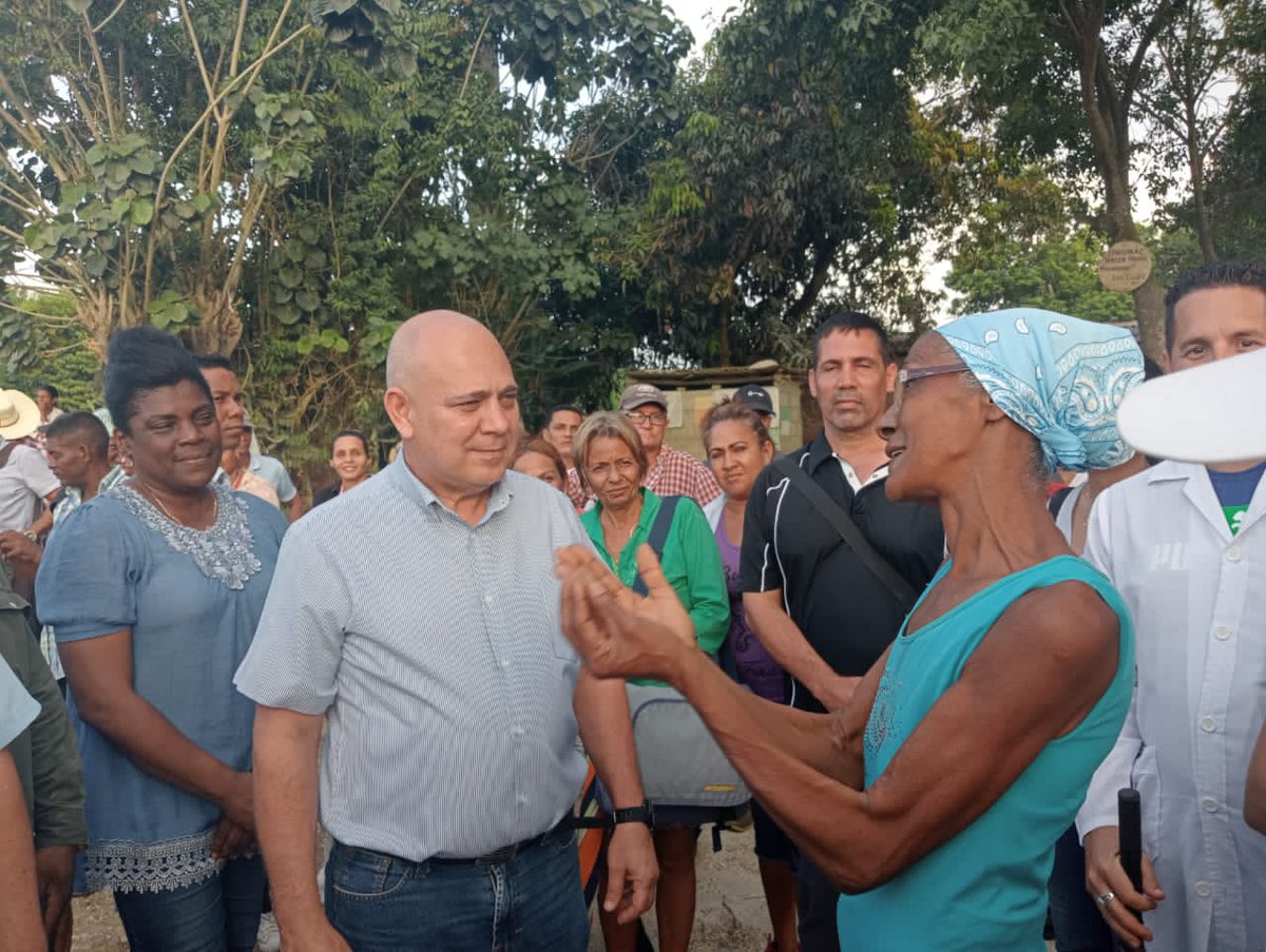 #Cuba🇨🇺
Constatamos las acciones de recuperación en Baire, #SantiagoDeCuba, tras las intensas lluvias del mes pasado.
Percibimos el reconocimiento a la gestión de las autoridades y conocimos anécdotas que reflejan la heroicidad y solidaridad de este pueblo. #ConTodosLaVictoria