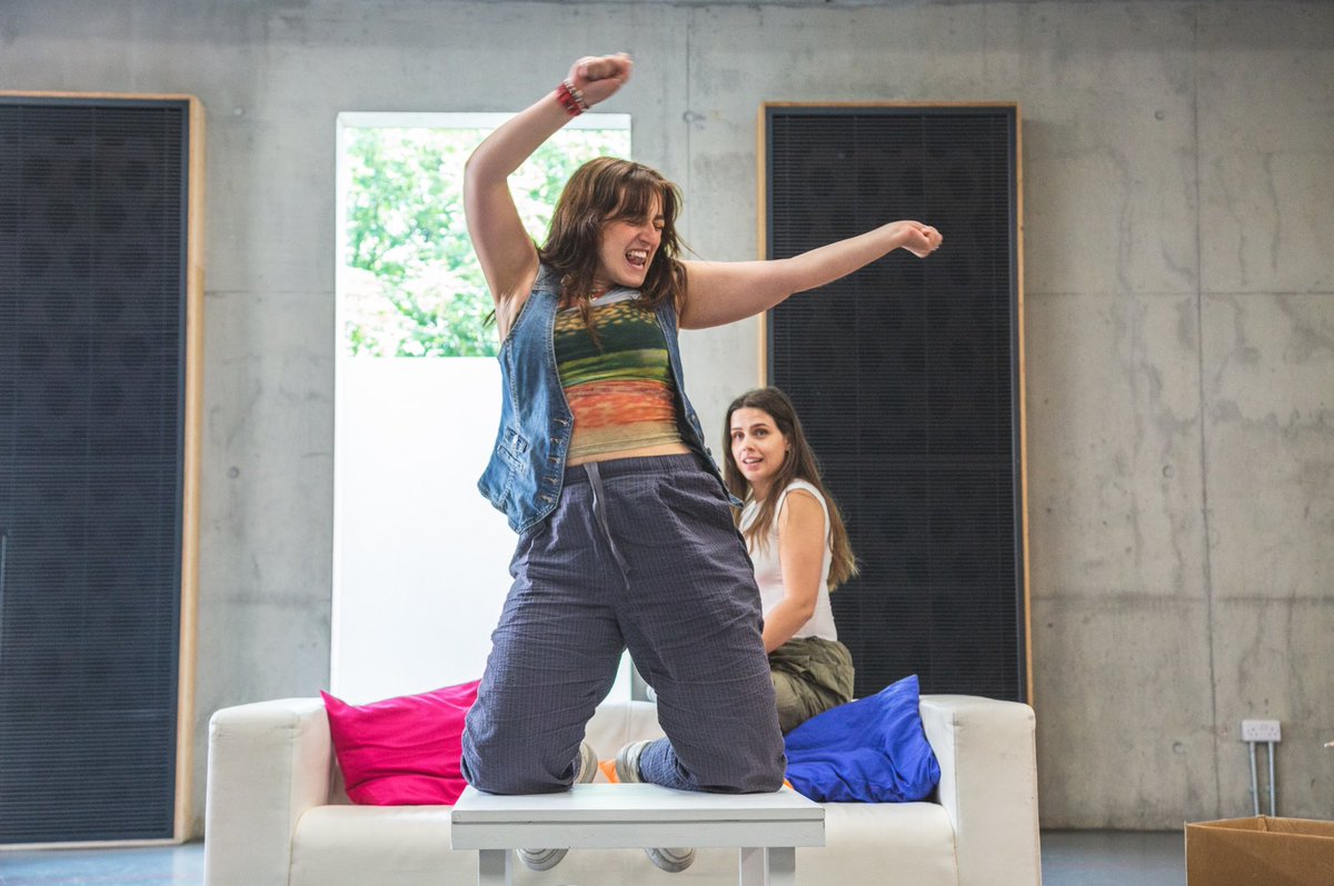 KingsHeadThtr's tweet photo. Take a peek inside the rehearsal room for DIARY OF A DAY DISASTER  💥

Congrats to to the team for an (almost) sold out run before evening opening TONIGHT!

You should literally RUN for tickets... 🏃‍♀️
https://t.co/37Zi2KXtbm https://t.co/roj7VD89pP