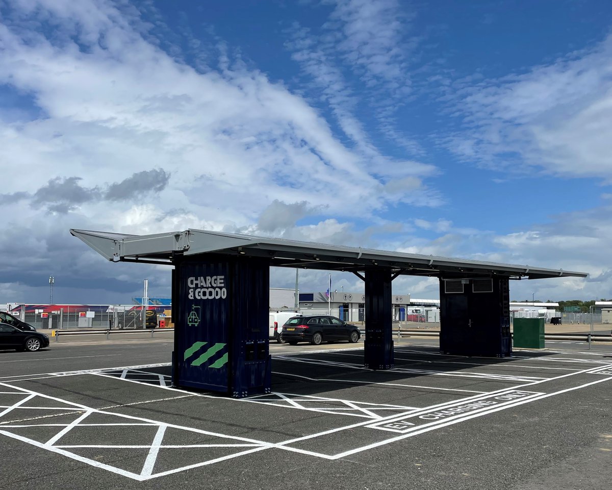3tiEnergyHubs's tweet photo. We have installed 3 custom branded, pop-up #solar car parks with integrated electric vehicle (#EV) charging at the iconic @SilverstoneUK racetrack.
Read more:
https://t.co/wwlBfH7PYb
#Papilio3 #papilio3 #sustainable #solar #solarcarparks #silverstone #shifttozero #netzero2030 https://t.co/cQTlB0C8Xm