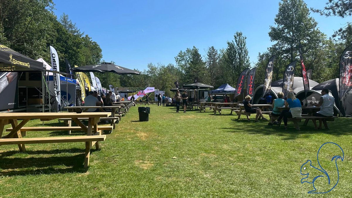 DSquirrelTeam's tweet photo. It is lovely to finish the week as we started in the sunshine at West Wycombe.

Has anyone got a better view for their office this afternoon? https://t.co/SxOruVbJrp