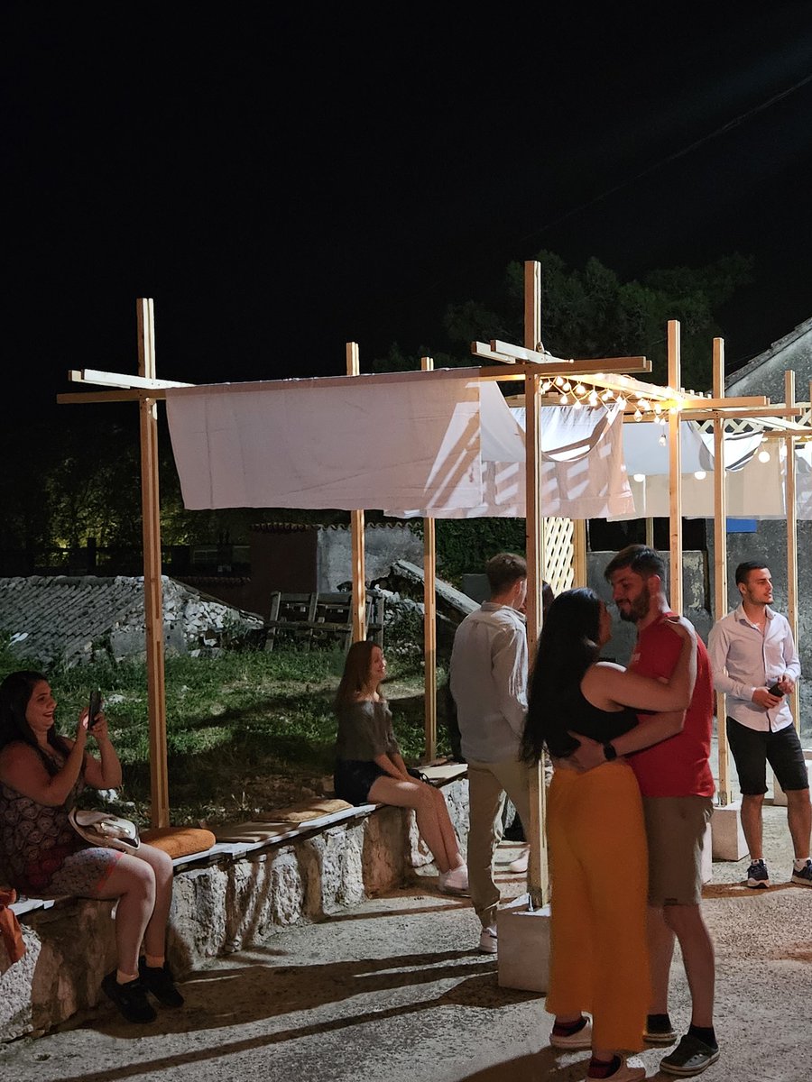 ICProstor's tweet photo. Sinoć je u naselju Krš u Trebinju otvorena privremena prostorna instalacija u okviru @tex_tour #StartArt! Festa-a. Instalaciju su projektovali I izveli studenti Arhitektonsko-građevinsko-geodetskog fakulteta Univerziteta u Banjoj Luci. https://t.co/2zarsFyeSR