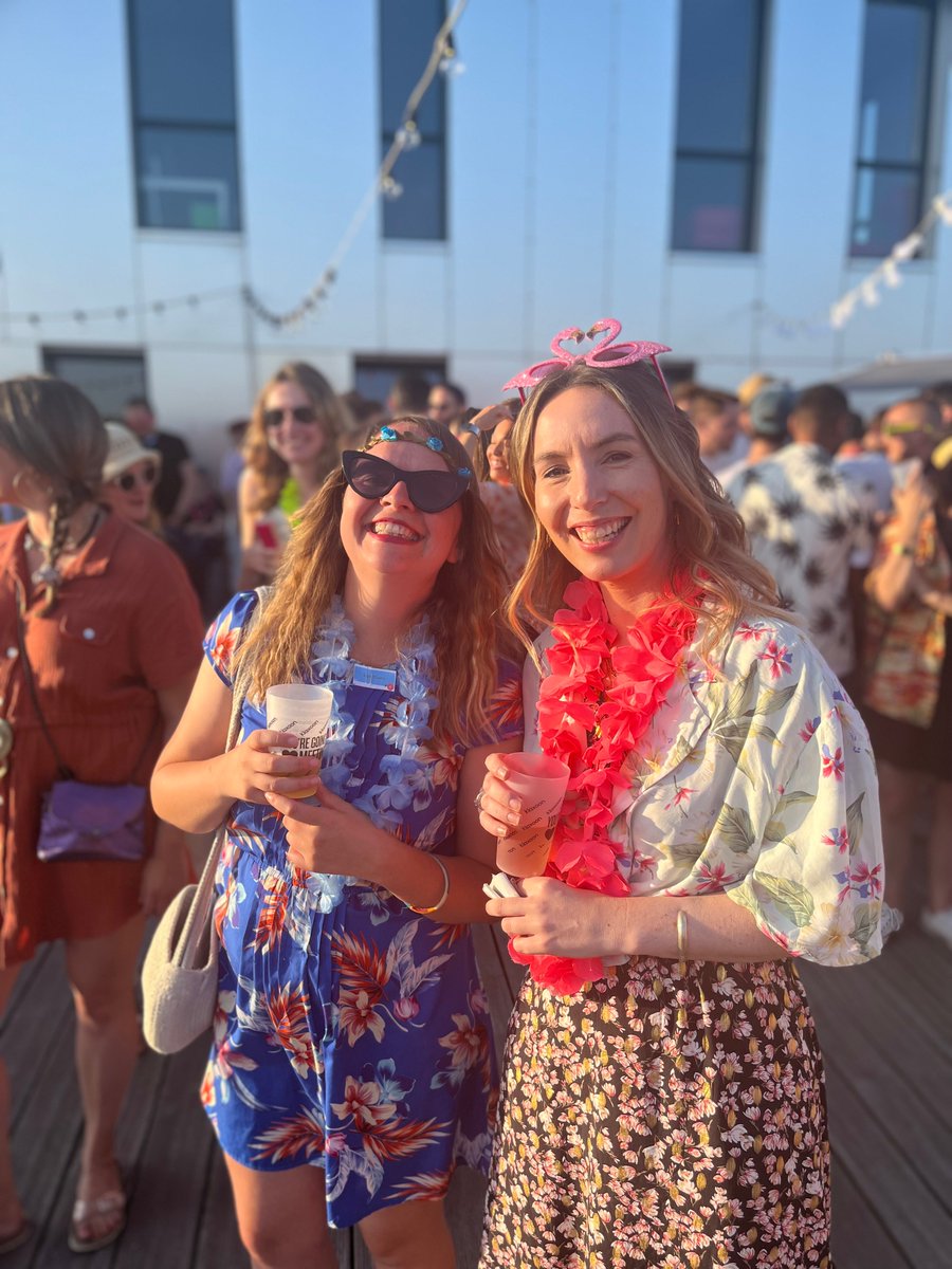 KlaxoonFR's tweet photo. ☀️ L'été est bel et bien lancé pour les équipes Klaxoon !

Hier soir, s'est tenue notre fameuse Summer Party à Rennes ! Un beau moment de convivialité et de partage avec l'ensemble des équipes pour fêter tout le travail accompli depuis le début de l'année.

#engagement https://t.co/BdolnN62hm