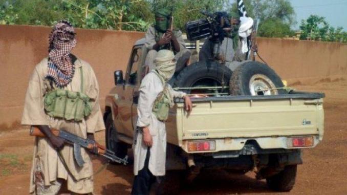 SahelLeaks's tweet photo. #Mali: Le Mali veut-il signé un accord de non agression avec l'EI sahel où c'est une réconciliation avec certaines tribus puissant de la zone de Gao??
Le service de renseignement malien a libéré plusieurs chefs du groupe terro-riste #EI_Sahel dont Oumaya Ould Bakaye ...1/3 https://t.co/NriHOFtrGM