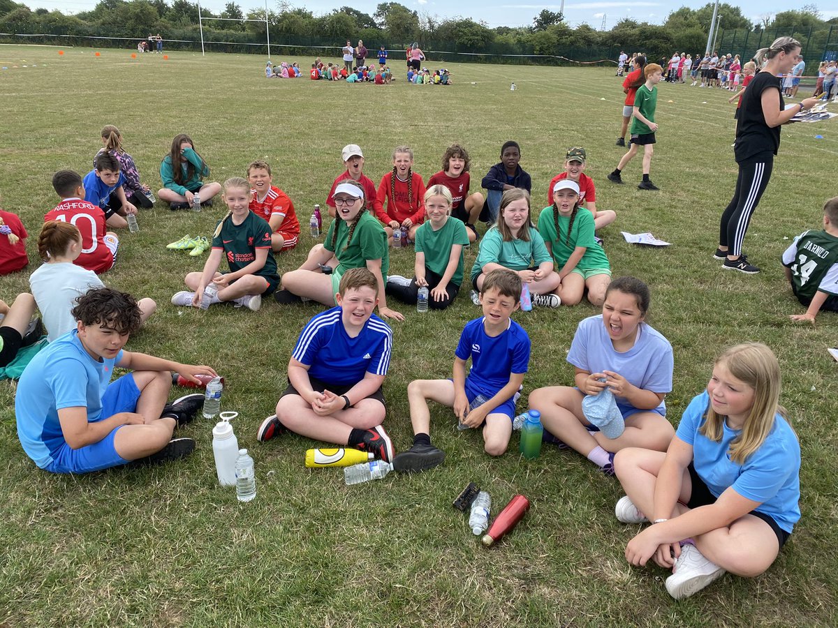 Da iawn i Flwyddyn 5 am gystadlu heddiw yn y Mabolgampau! Pawb wedi mwynhau!