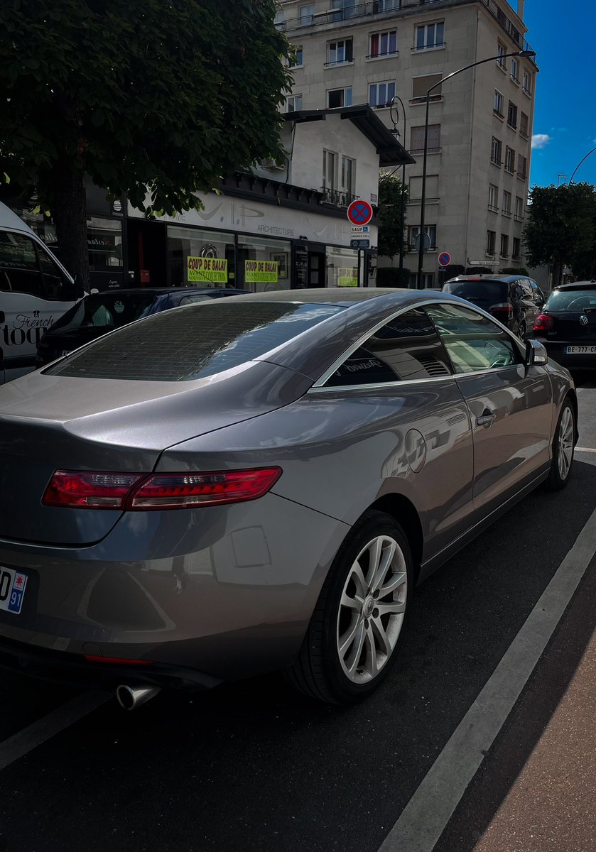 Advice for men : buy plants, do your nails, get you a purse and drive a good car