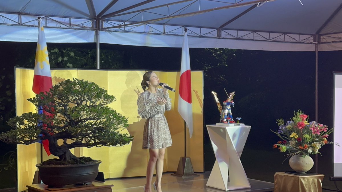 AmbJPNinPH's tweet photo. Huge thanks to Ms. Julie Anne San Jose 🎤 for sharing her limitless talent for our celebration of the JSDF Day!  Her musical stylings has made tonight truly special and without a doubt, super electromagnetic 🤖⚡️! https://t.co/BMZXvsGRzH