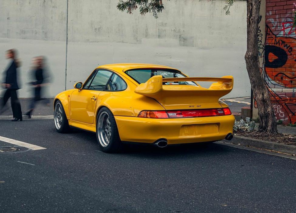 PorscheCIub's tweet photo. Speed Yellow 993 GT2 https://t.co/tQxsolYpnD