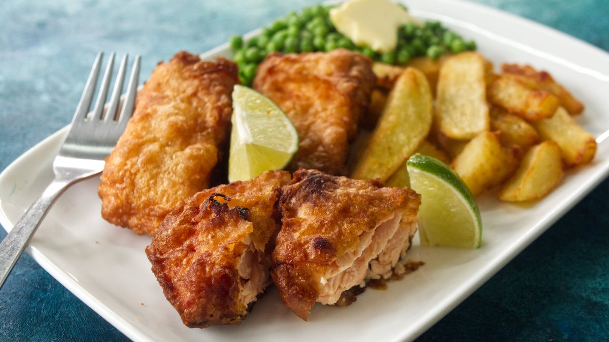 youtu.be/wm2Pas-fiY4 Battered Salmon with Triple-cooked Chips