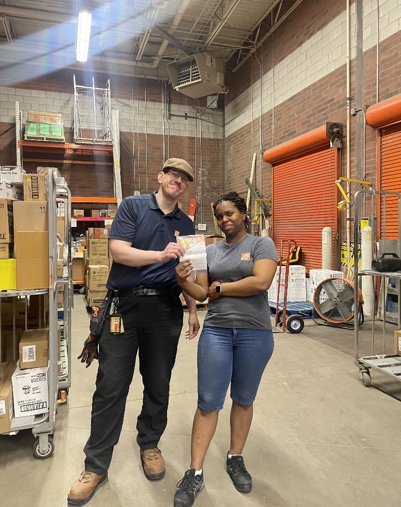 MeganTorresD305's tweet photo. Development and Celebration at the night DDW with team Macedonia 👏🏻👏🏻 #D305 @Stephan68335720 @leceeonn https://t.co/txBhiqpuJw