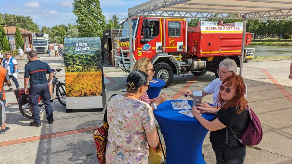 🚬 #StopMégots

📍2e étape de l’opération itinérante #StopMégots sur l’aire de Port-Lauragais aux côtés de la <a href="/FondationVA/">Fondation VINCI Autoroutes</a>, l’<a href="/EntenteValabre/">VALABRE</a> &amp; le <a href="/sdis31officiel/">Sapeurs-pompiers 31</a>. 🔥🌳

Un mégot dans un cendrier : un pas vers une nature préservée ! 

#Environnement #Déchets #BienSeConduire